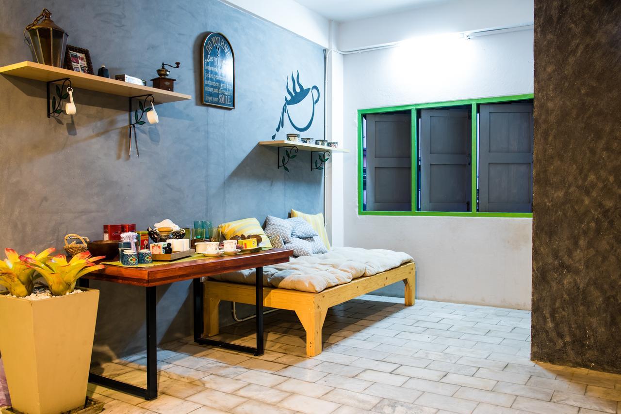 Auberge de jeunesse I Na Seaview à Rayong Extérieur photo