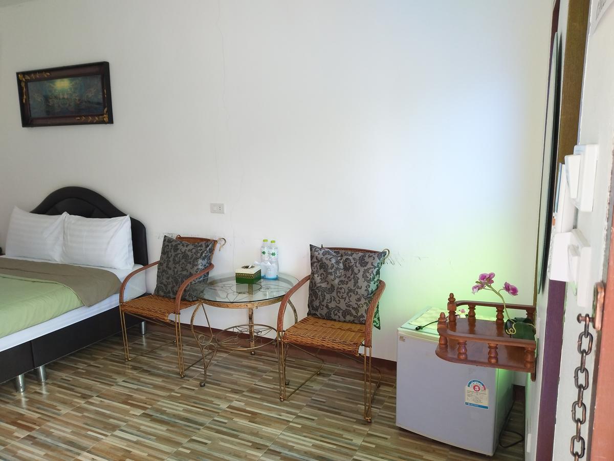 Auberge de jeunesse I Na Seaview à Rayong Extérieur photo