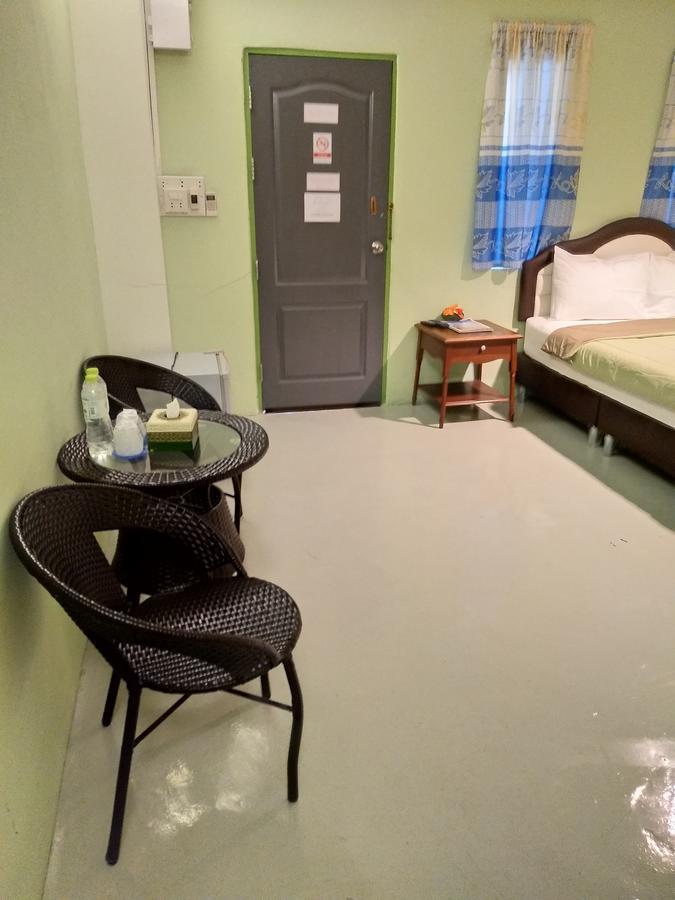 Auberge de jeunesse I Na Seaview à Rayong Extérieur photo