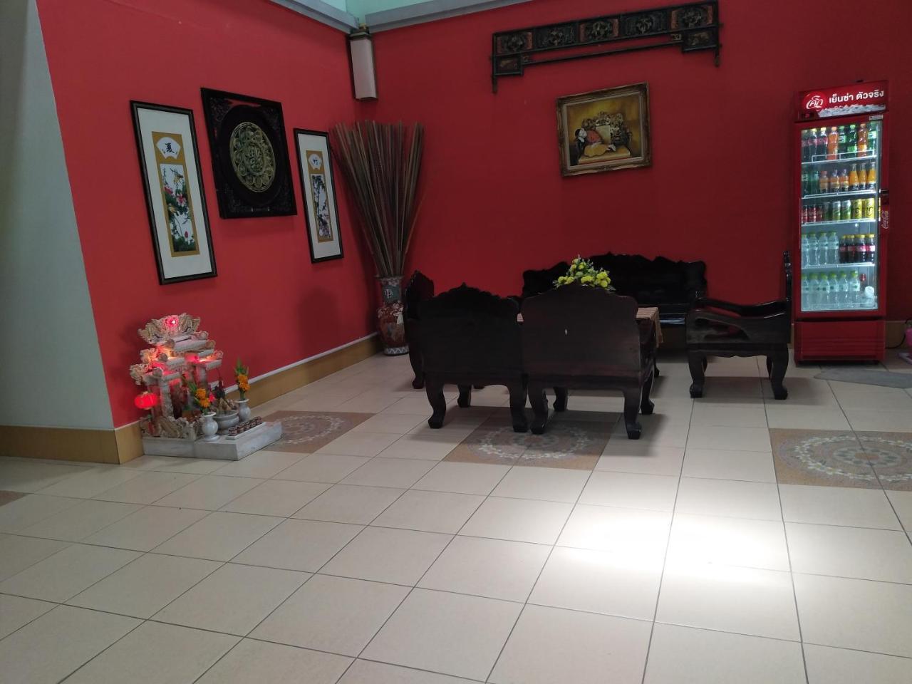 Auberge de jeunesse I Na Seaview à Rayong Extérieur photo